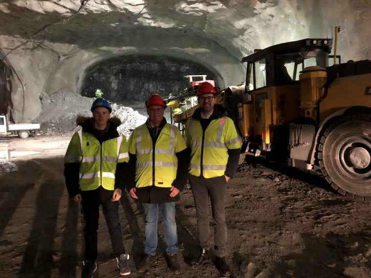 Tunnelbesökarna från vänster: Mattias Ytterberg, transportledare på Märsta Förenade, Jan Olson, ordförande Märsta Förenade, och Mathias Forsberg, Näringslivschef i Sigtuna.